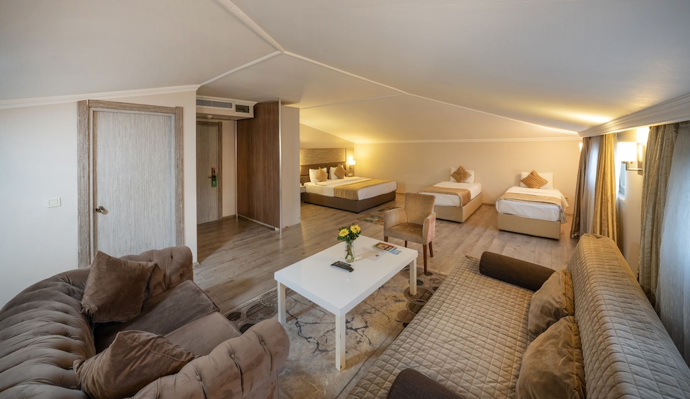 Orya Hotel 49/63