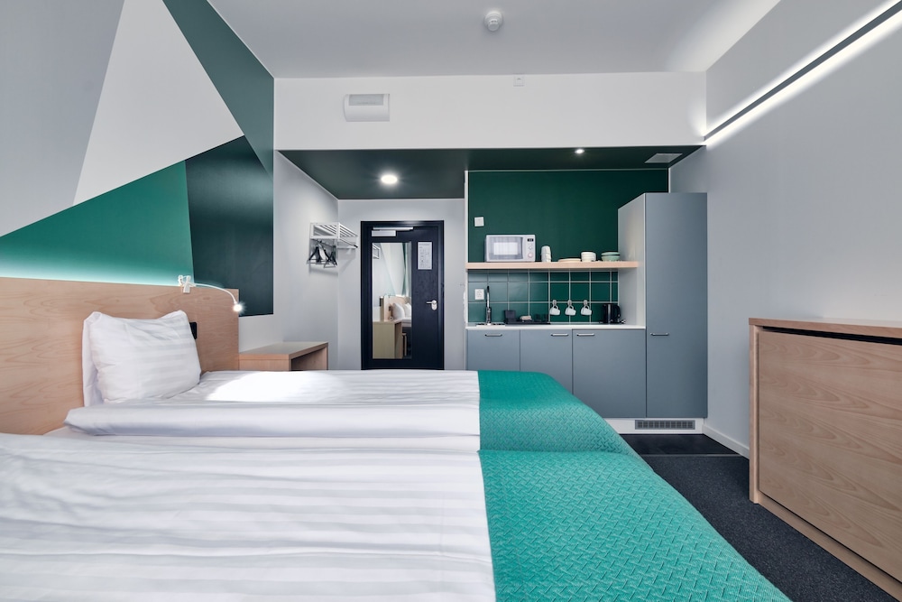 Standard, Triple, Twin Beds, Murphy Bed, Kitchenette, Accessible