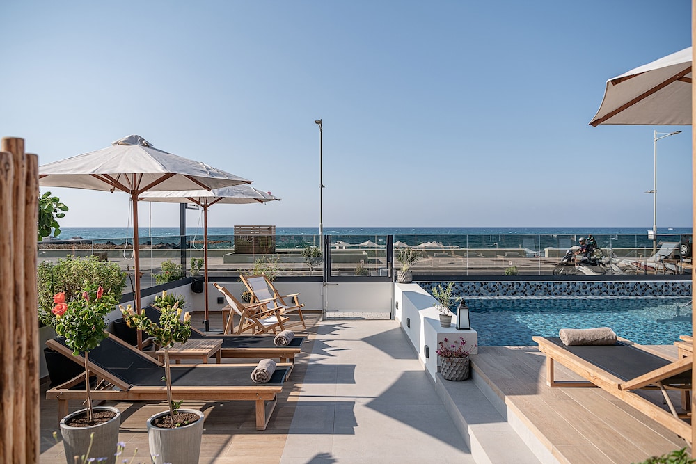 Calla Luxury Seafront Suites 43/50