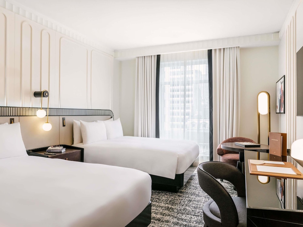 LUXURY, 2 QUEEN BEDS, CITY VIEW