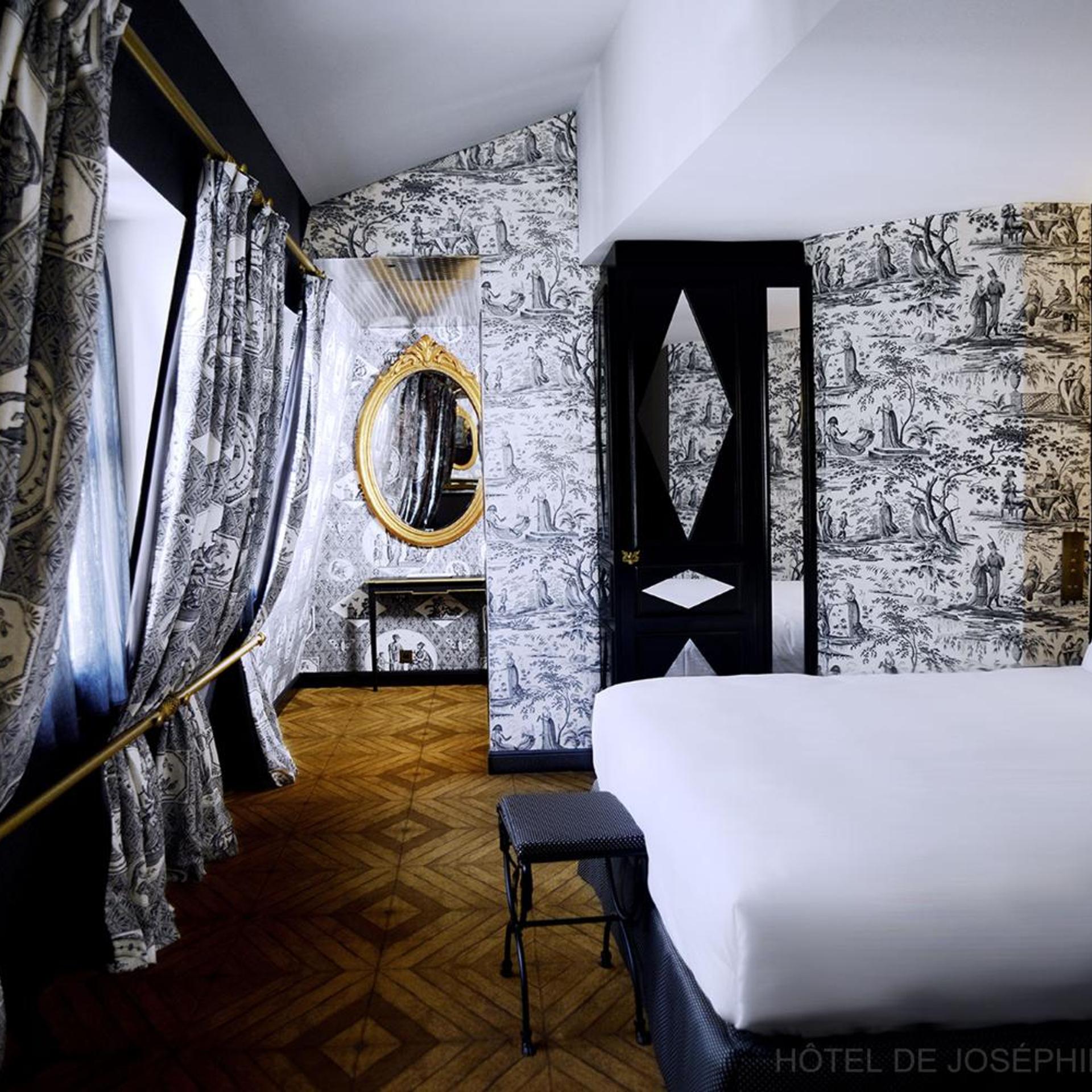 جناح جونيور، Hotel De Jobo 3/4