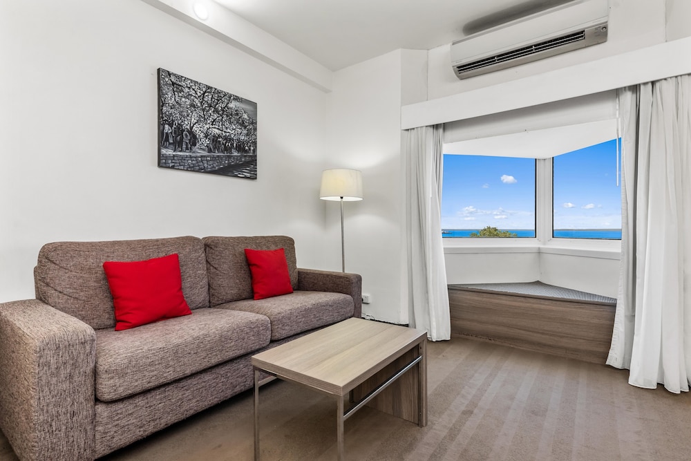 Novotel Darwin CBD 44/64