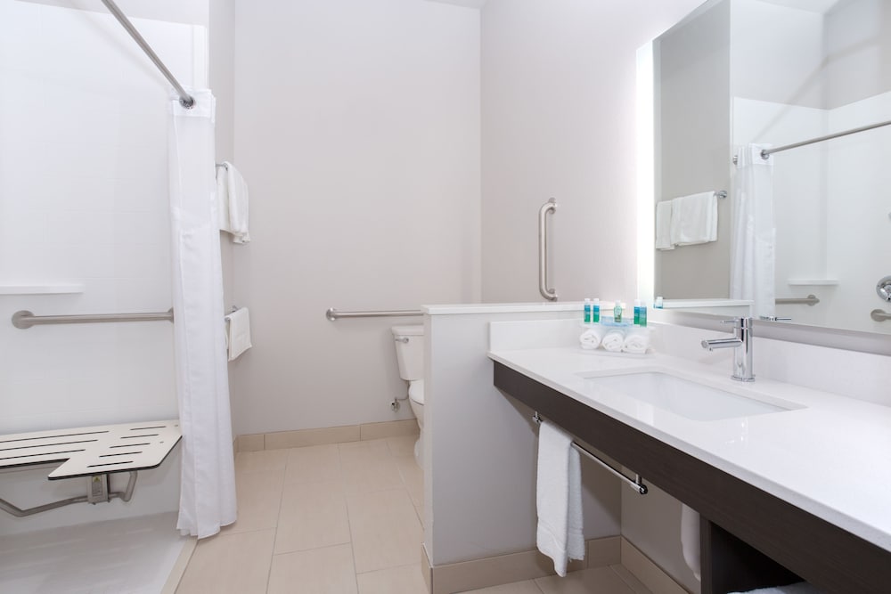Holiday Inn Express And Suites Lincoln I 80 18/60