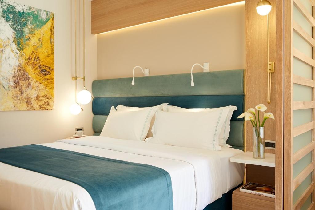 JUNIOR SUITE, POOL OR SEA VIEW