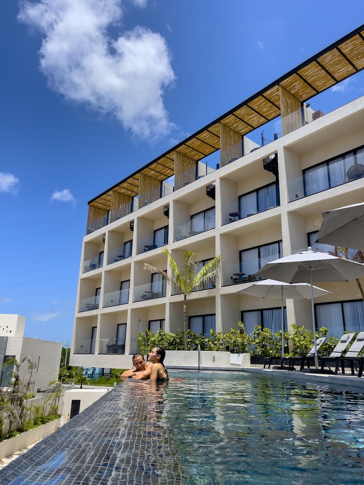 Hive Cancun in CANCUN