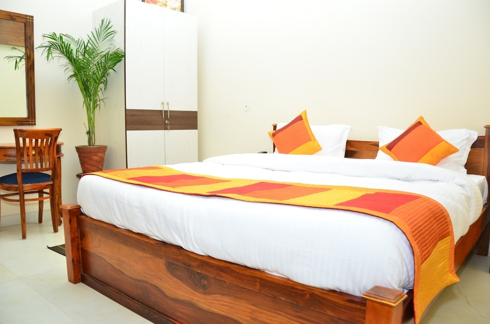 Deluxe, Double Bed, Hotel M Villa 3/6