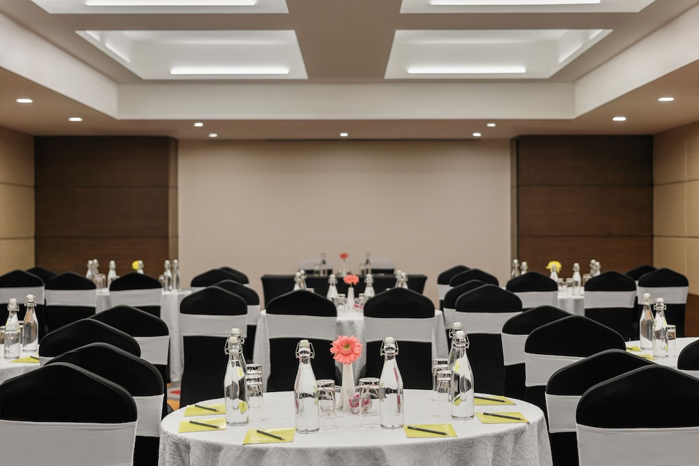 Golden Tulip Gurgaon - Sector 29 36/45