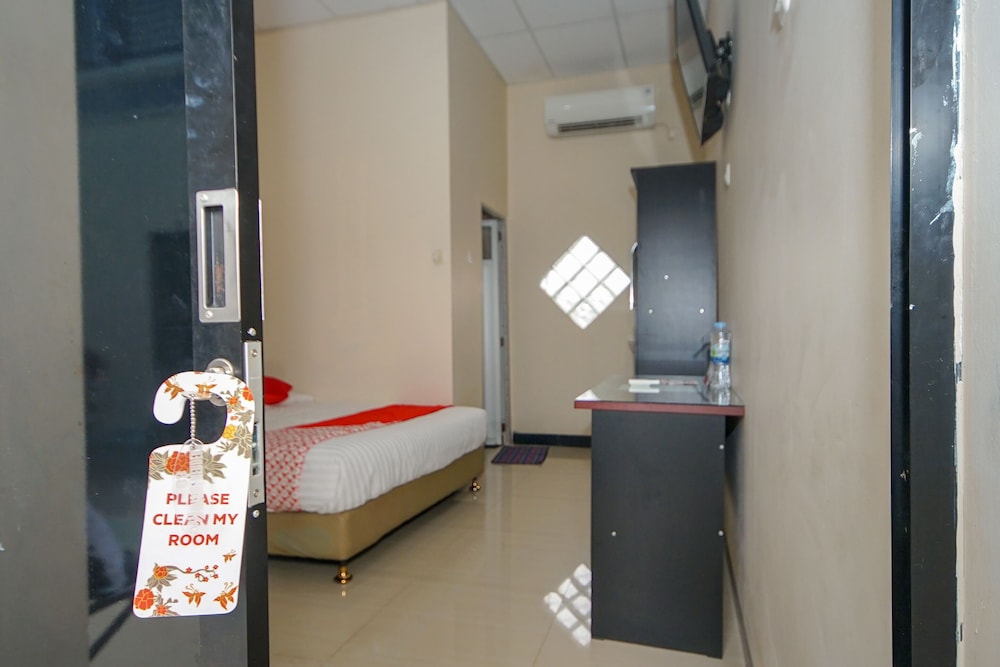 Oyo 247 Wisma Merdeka 7/30