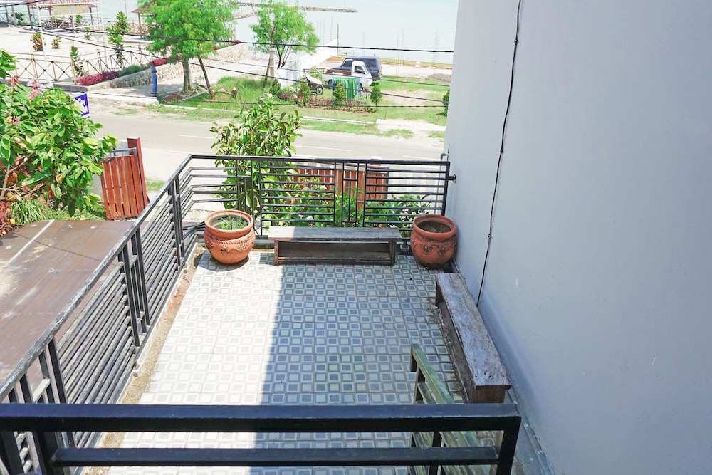 OYO 2860 The Castury Homestay Syariah 22/23