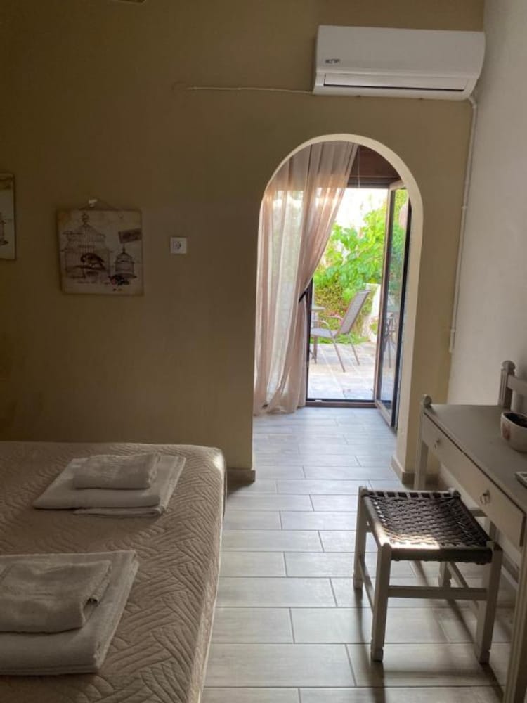 Kasteli Studios and Apartments 24/49