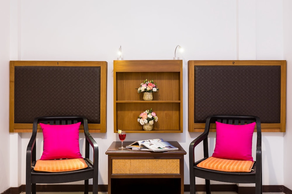 The Lantern Hostel Phuket 35/50