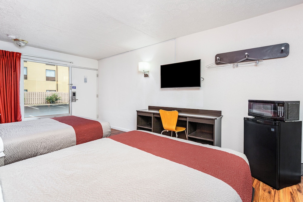Room, 2 Double Beds, Smoking