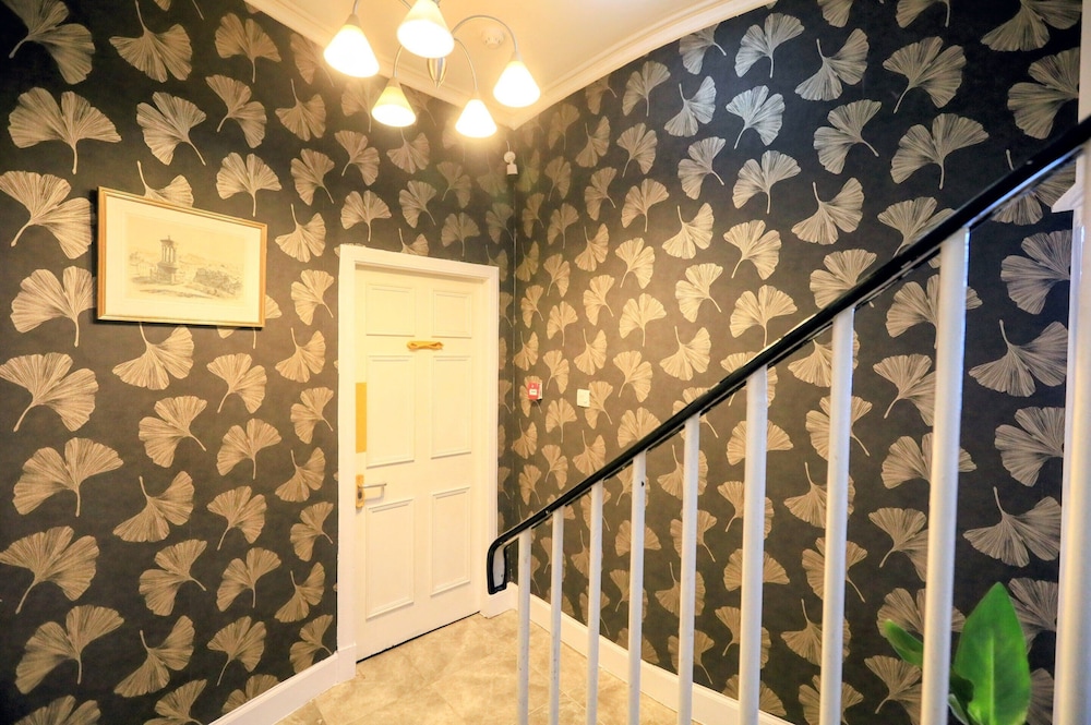 Edinburgh Holiday Guest House 24/40