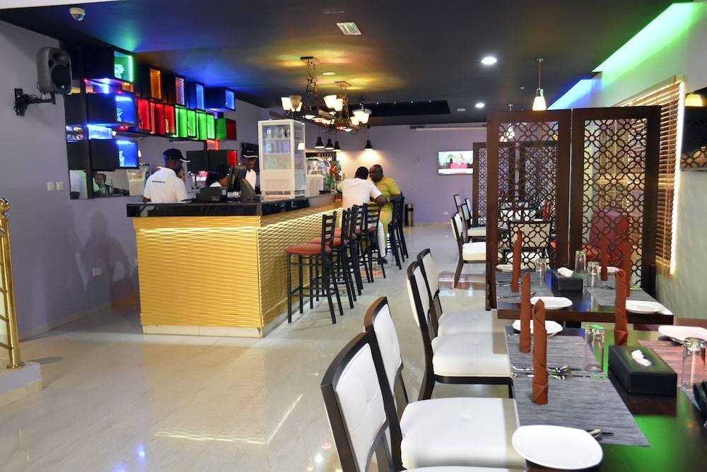 De Santos Hotel Awka 27/32