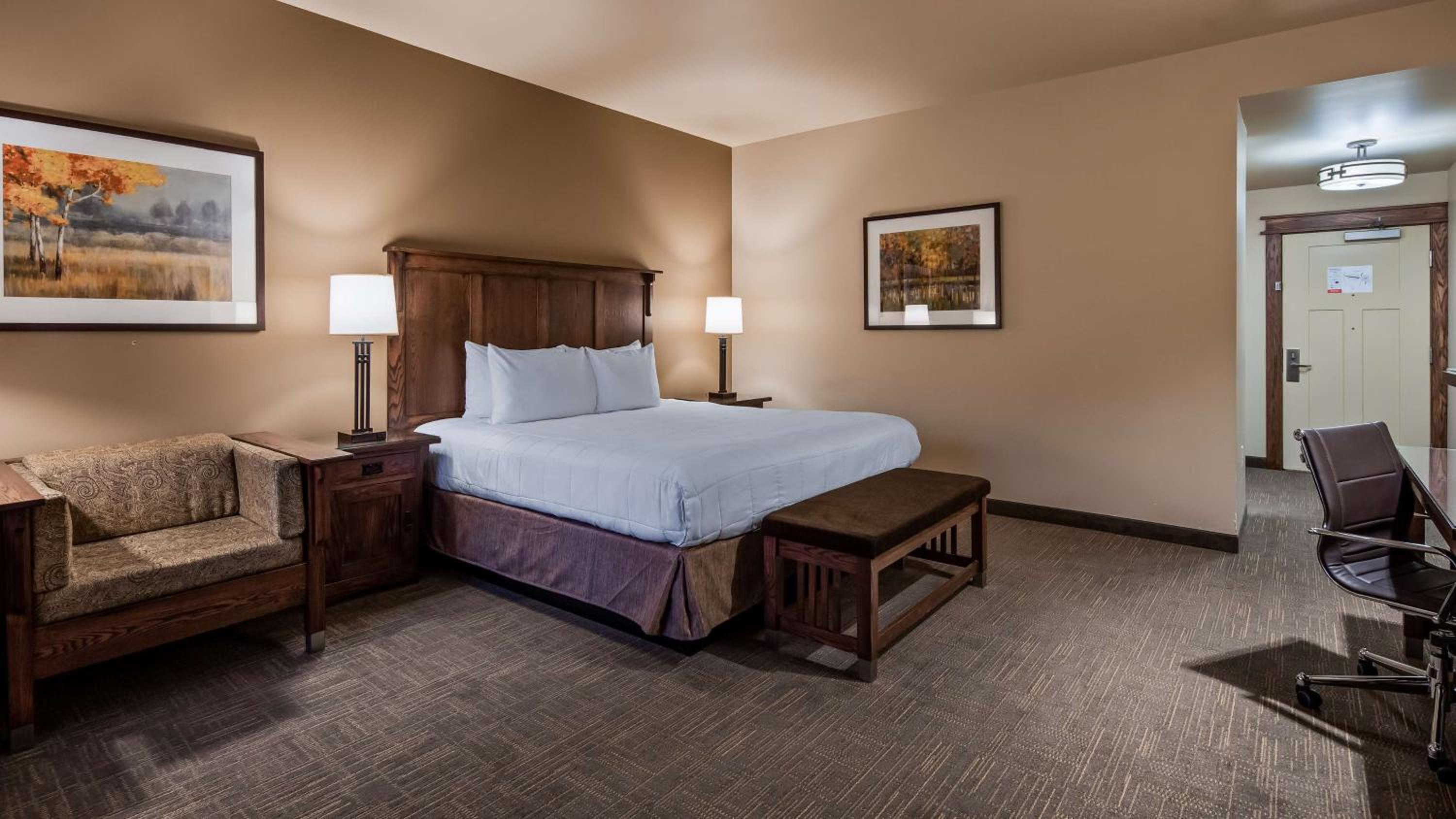 غرفة بسرير كينج لذوي الإعاقة، Best Western Plus High Country Inn 3/8