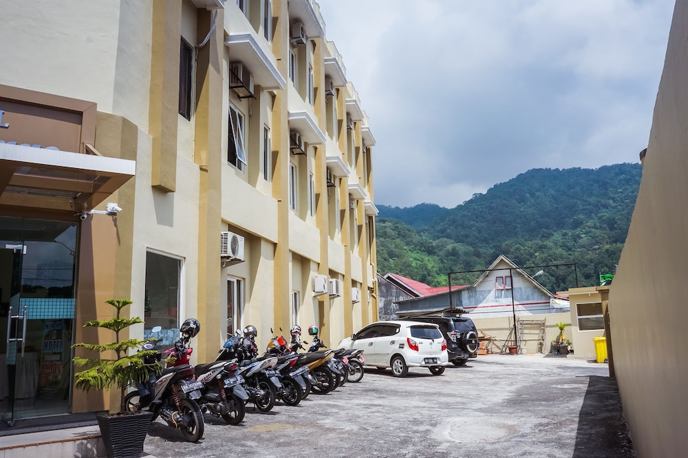 Hotel Rangkayo Basa Padang Panjang 27/36