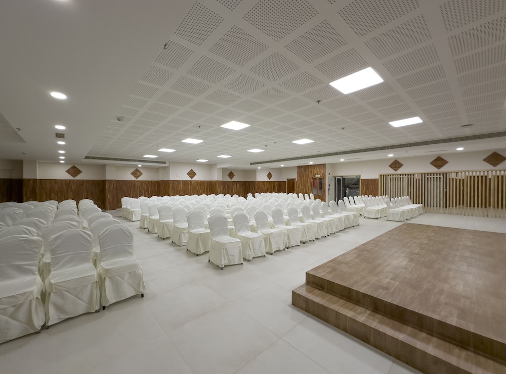 The Habitat Suites 27/50