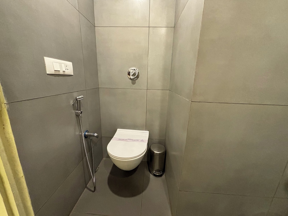 HOTEL PRADEEP 54/55