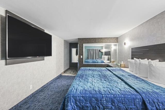 Hotel OPUS Bronx Near Bay Plaza Mall 29/46