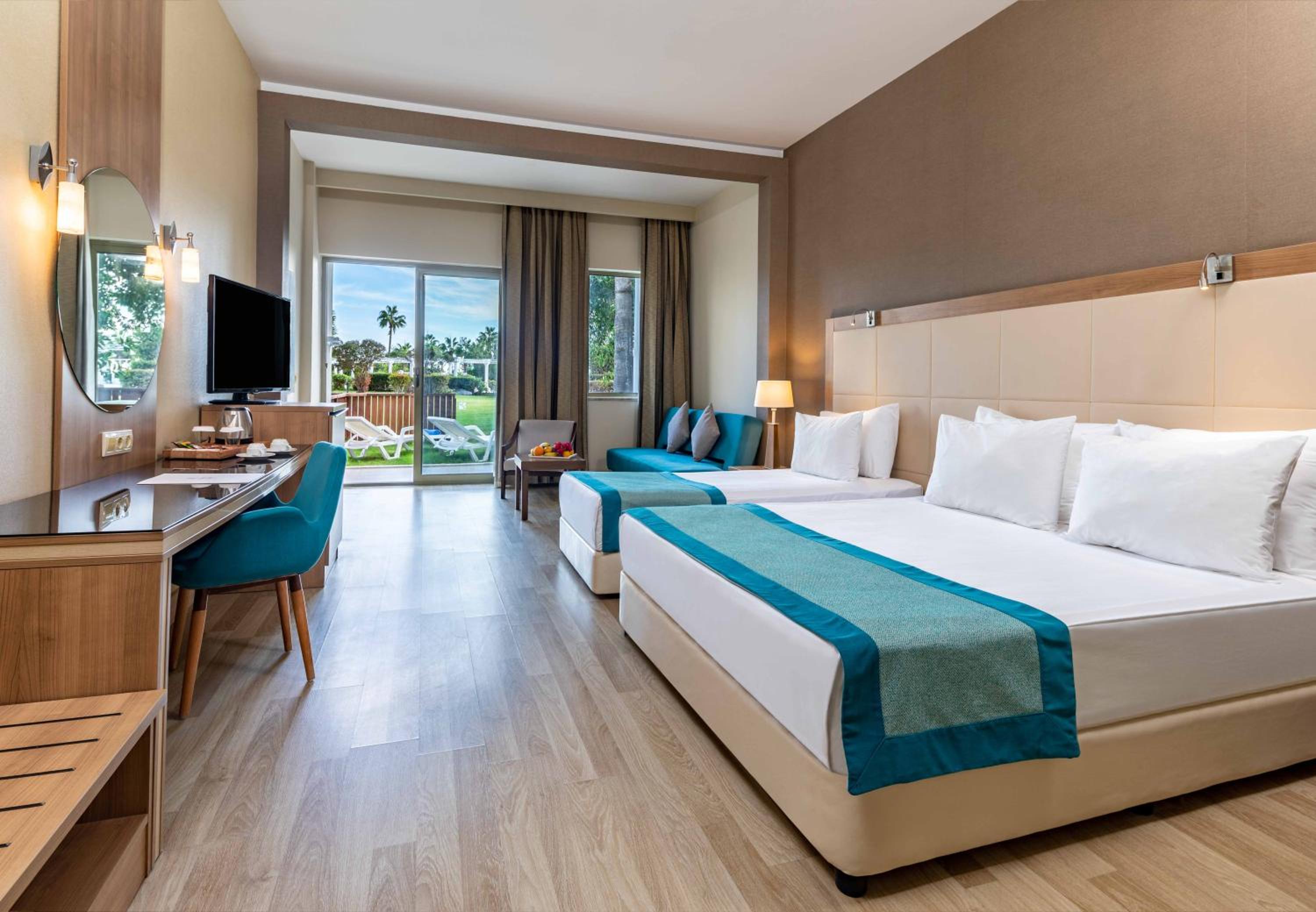 Garden, Superior, 1 Double and 1 Single Bed, Terrace