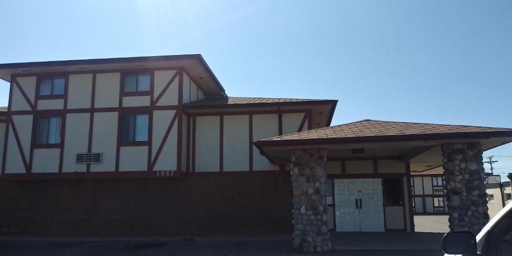 Guest Lodge 10/70