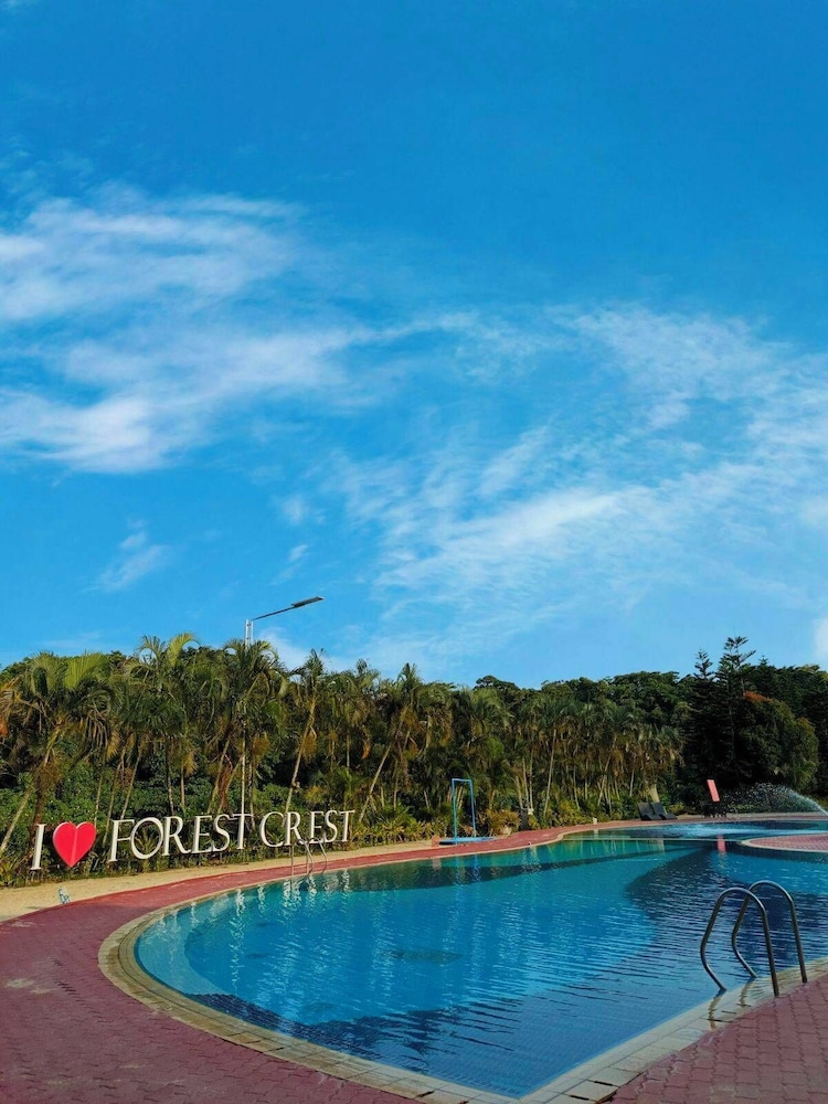 Forest Crest Nature Hotel and Resort Powered by ASTON (ex Chateau Royale Sports and Country Club) 42/77