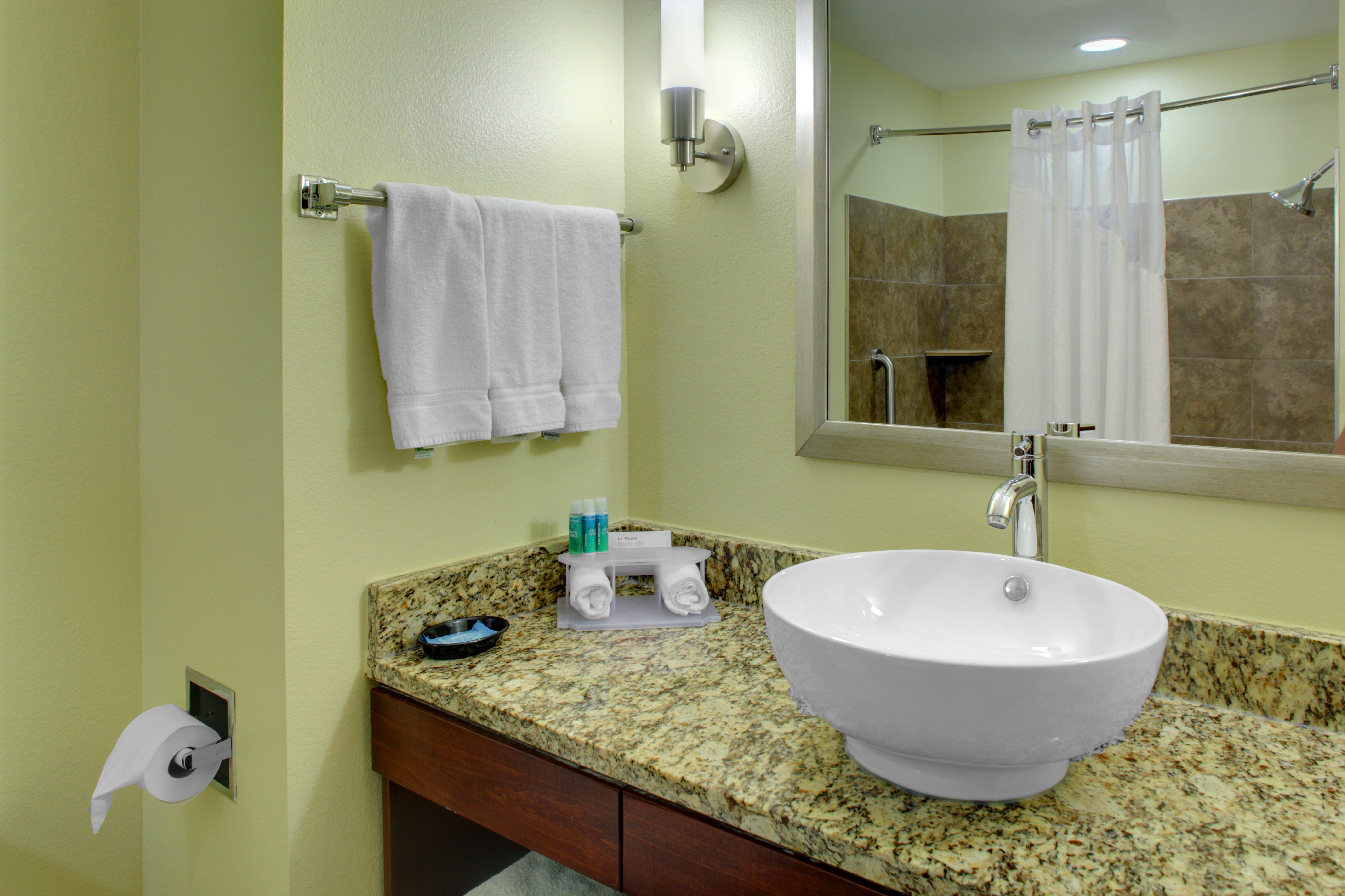 Holiday Inn Express Hotel & Suites Cross Lanes 72/75
