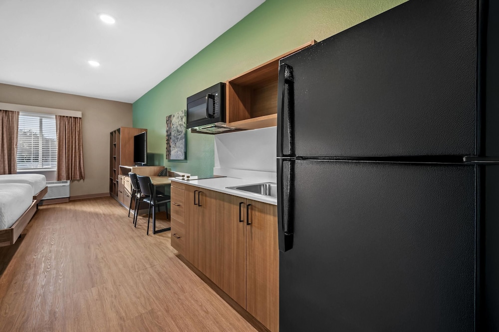 ECHO Suites Extended Stay By Wyndham Naples 59/86