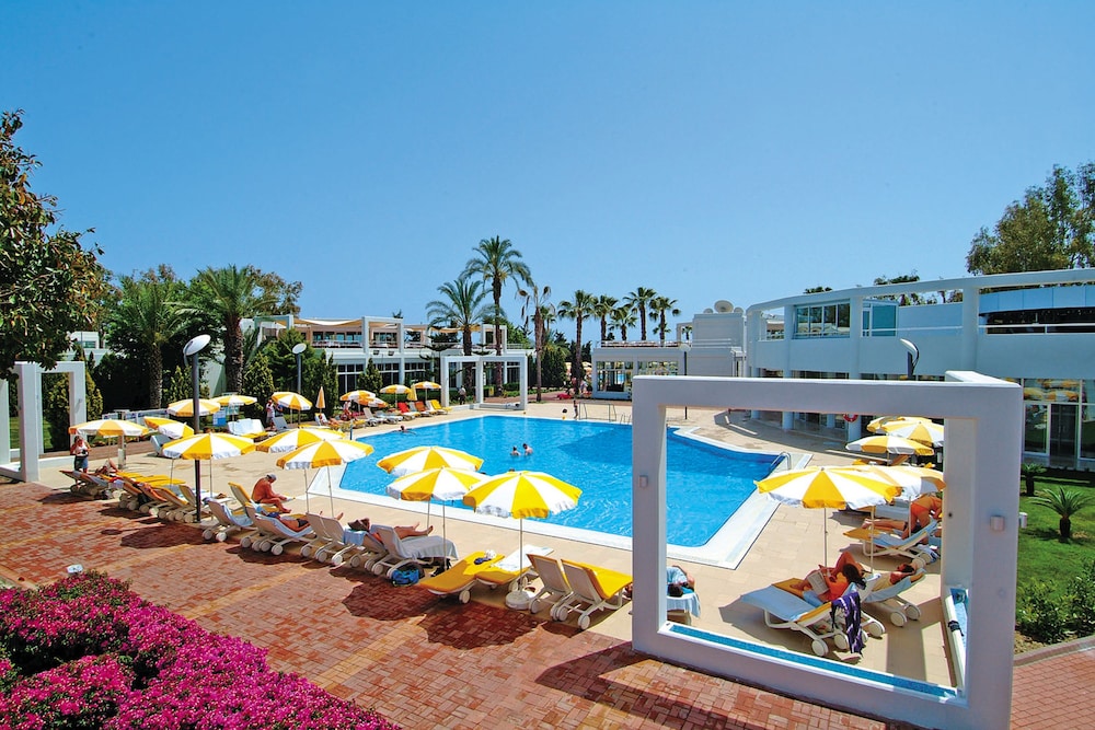 Club Kastalia Holiday Village 84/86