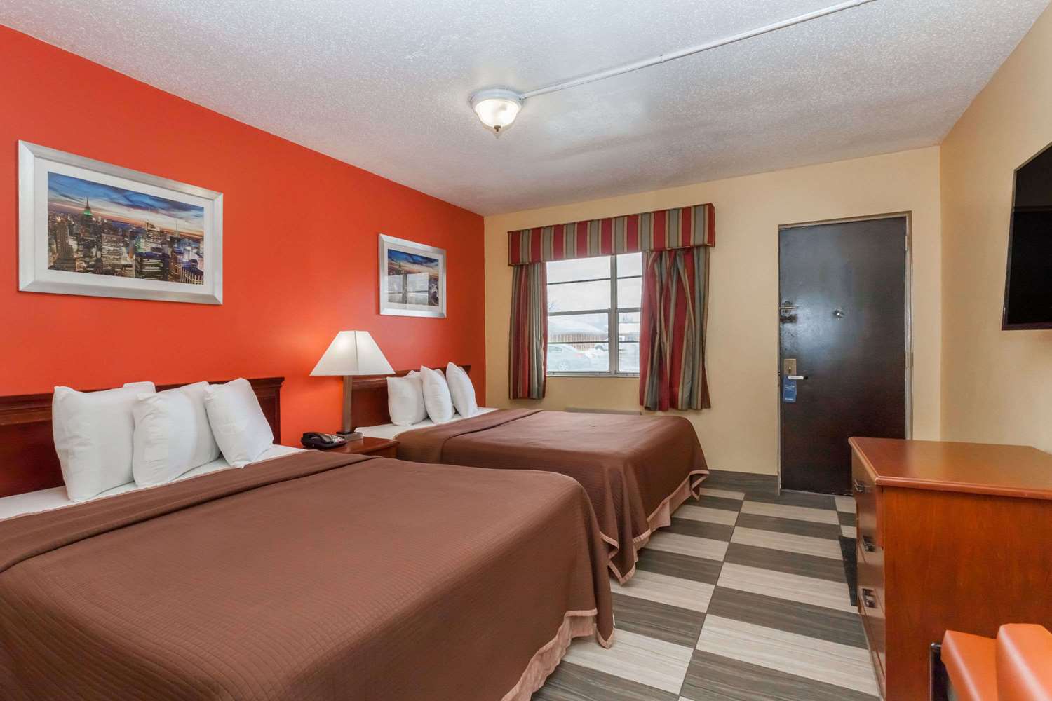 Travelodge by Wyndham Jersey City 16/22