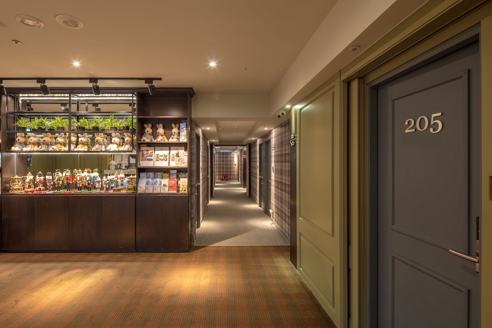 Urtrip Hotel 33/43