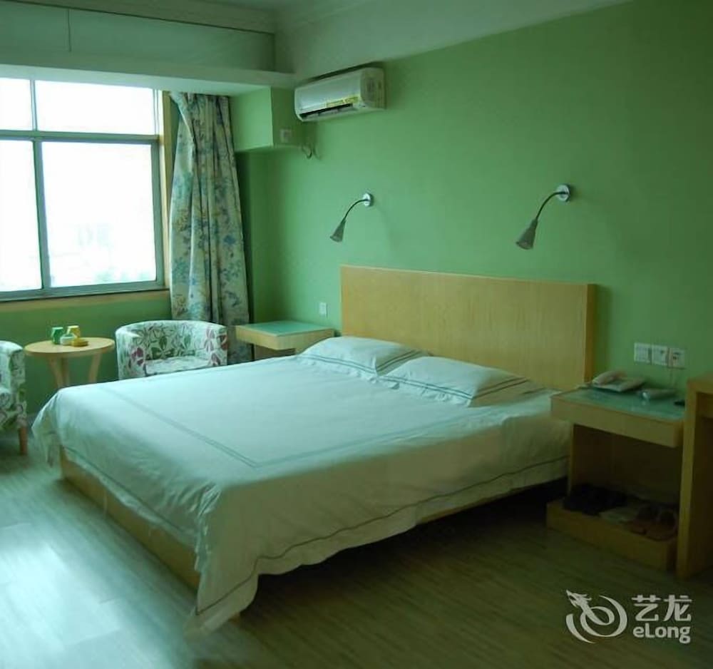 Days Inn by Wyndham Yueyang Train Station 30/56