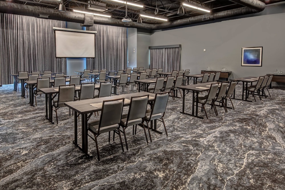 Residence Inn by Marriott Franklin Cool Springs 50/52