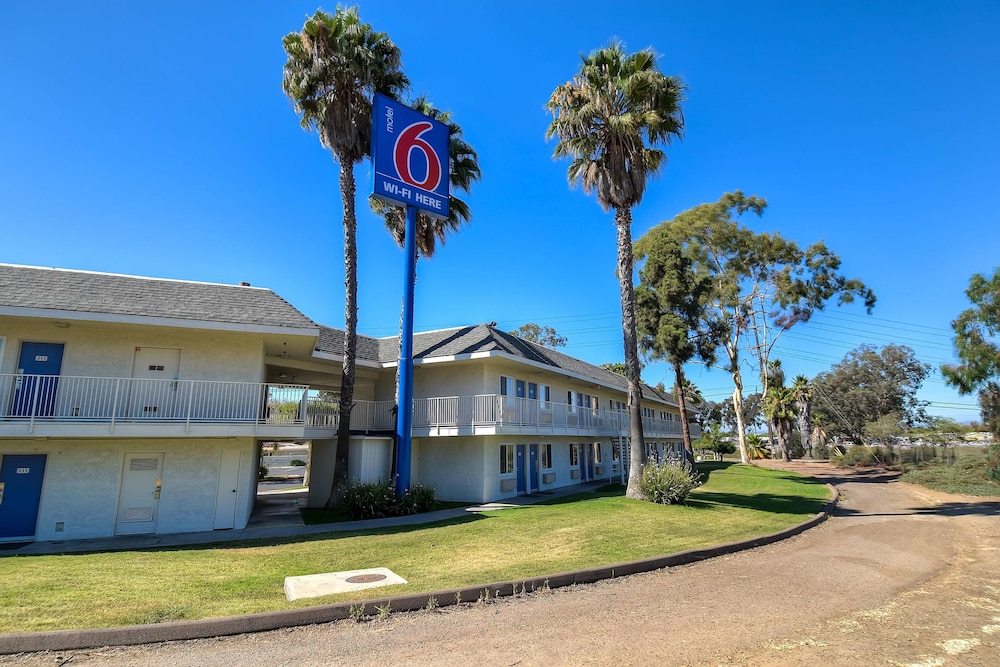 Motel6 San Diego, CA - North 53/61