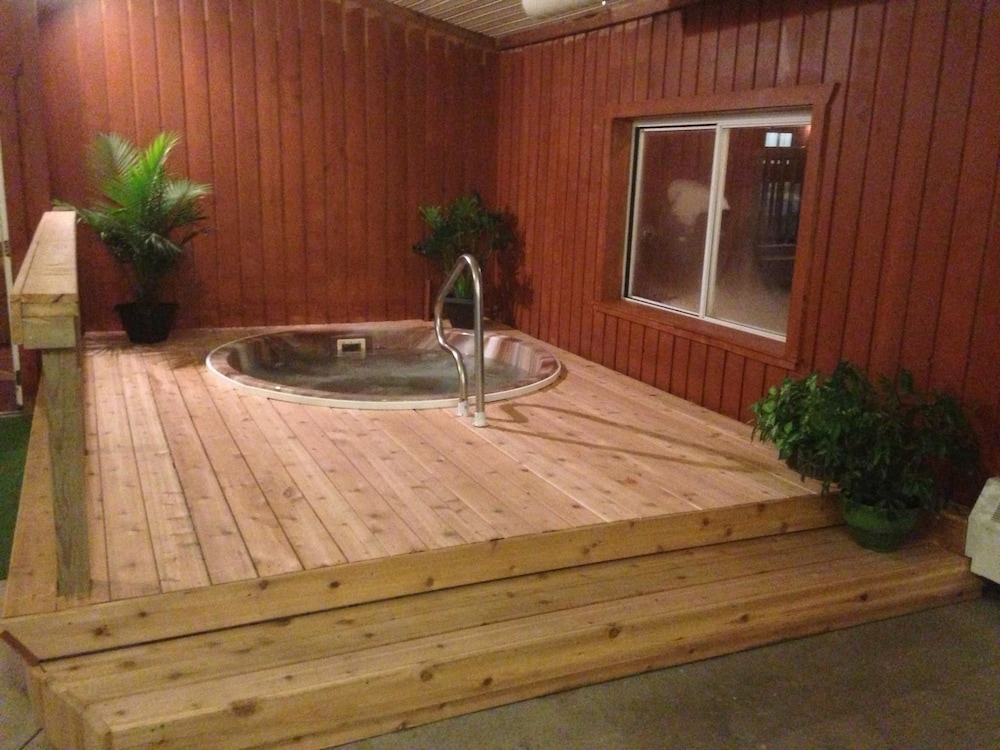 Cedar Hill Lodge 31/64