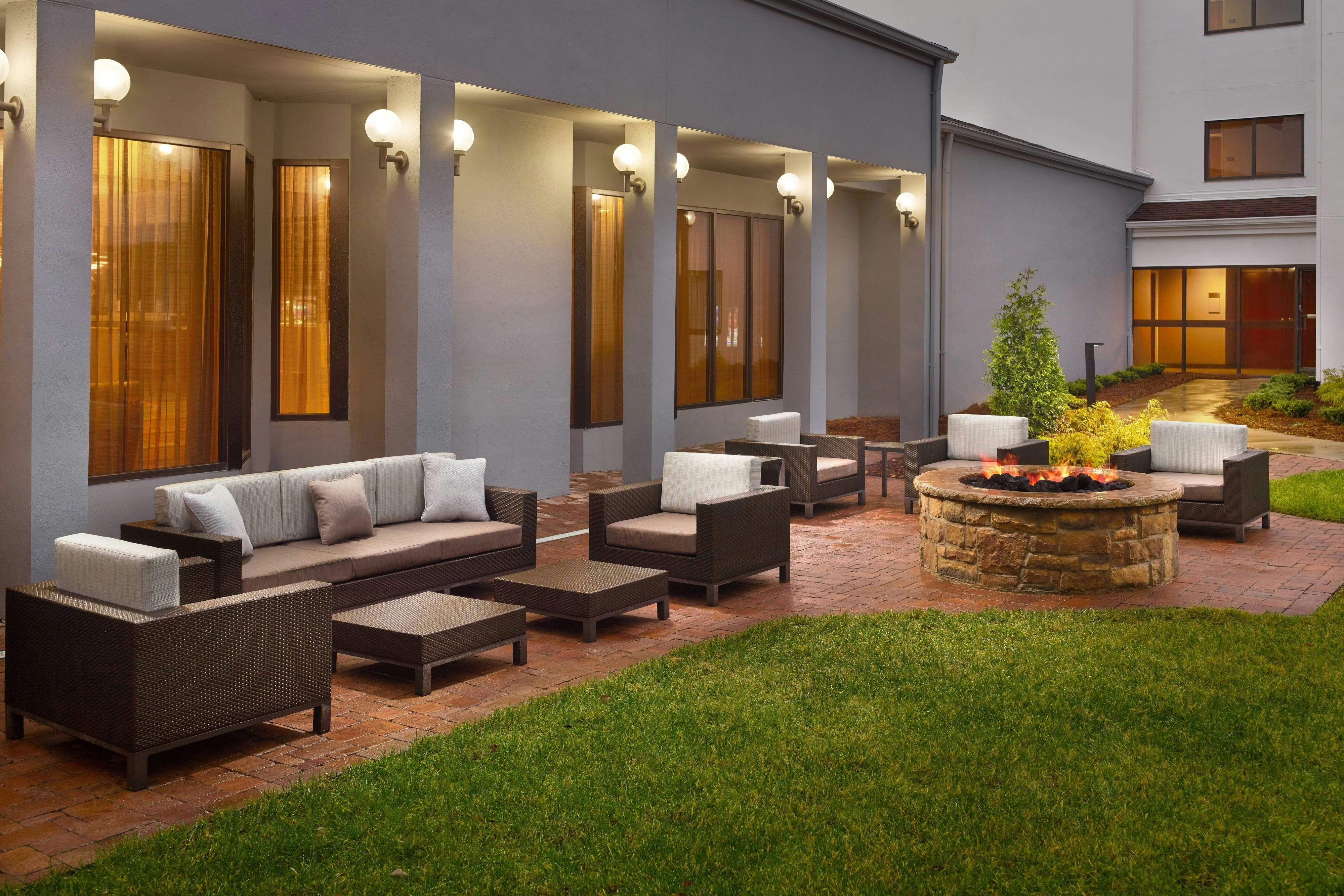Courtyard Charlotte Southpark 6/13