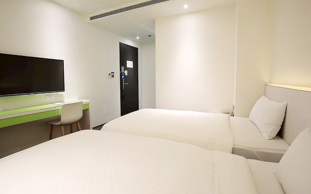 CityInn Hotel Plus Taichung Station Branch 39/73