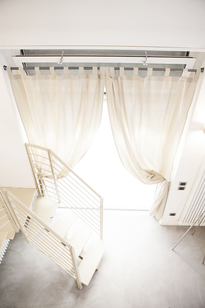 Alessia's Flat - Mac Mahon 2/26