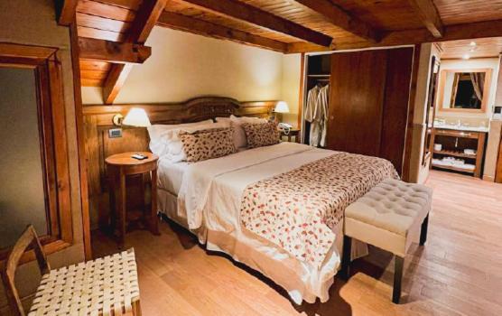 Dos Bahias Lake Resort 3/48