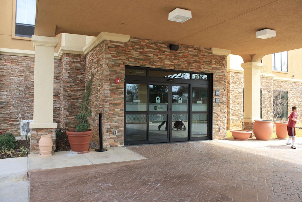 Hampton Inn and Suites Dallas Arlington North Entertainment District 12/45