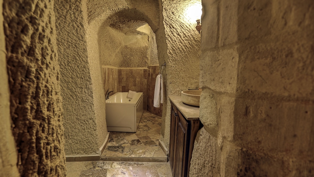 Hidden Cave 29/49