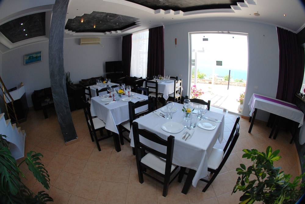VILLA DOKA 18/24