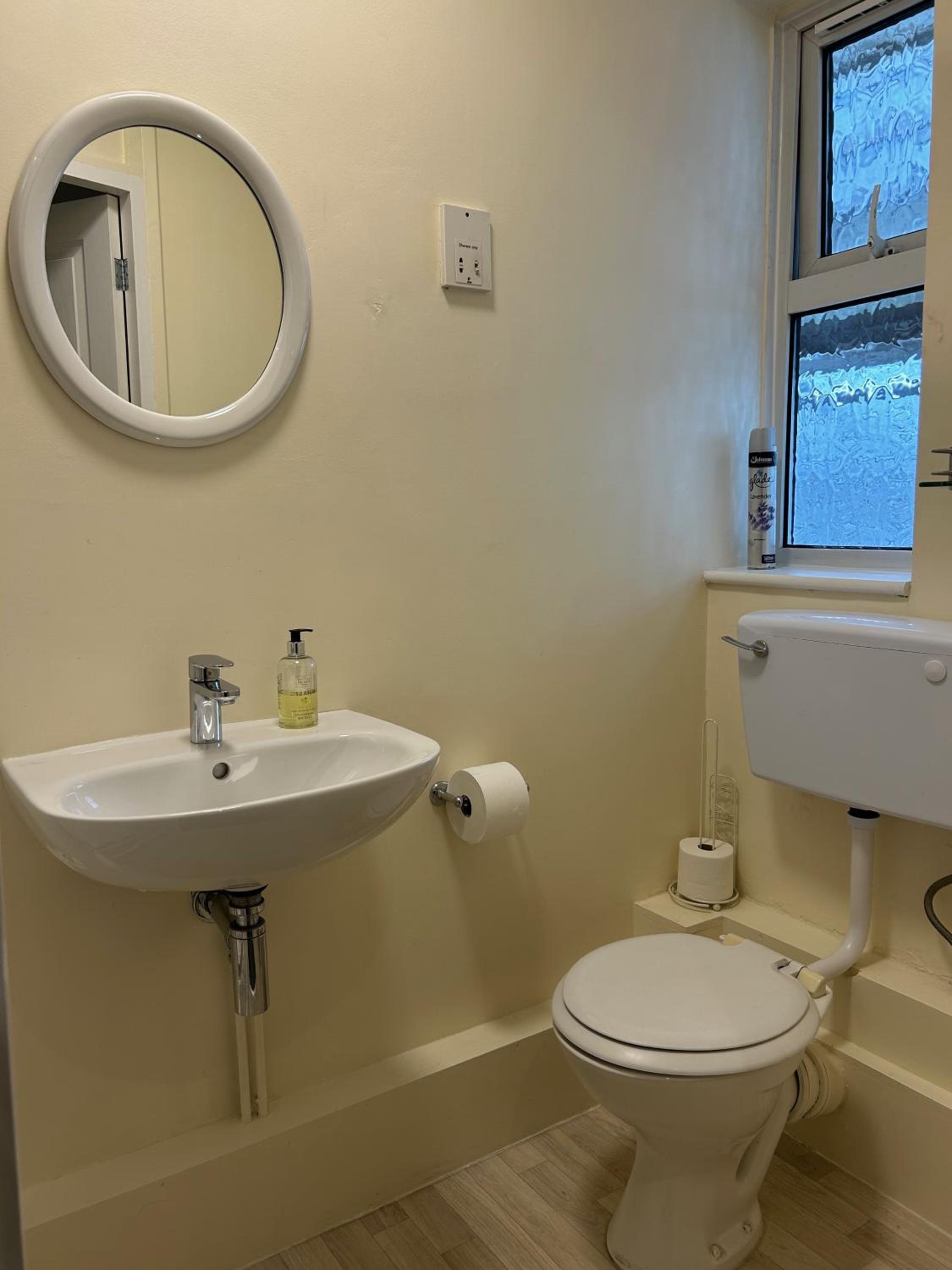 Oakwood Bed and Breakfast Heathrow 13/25