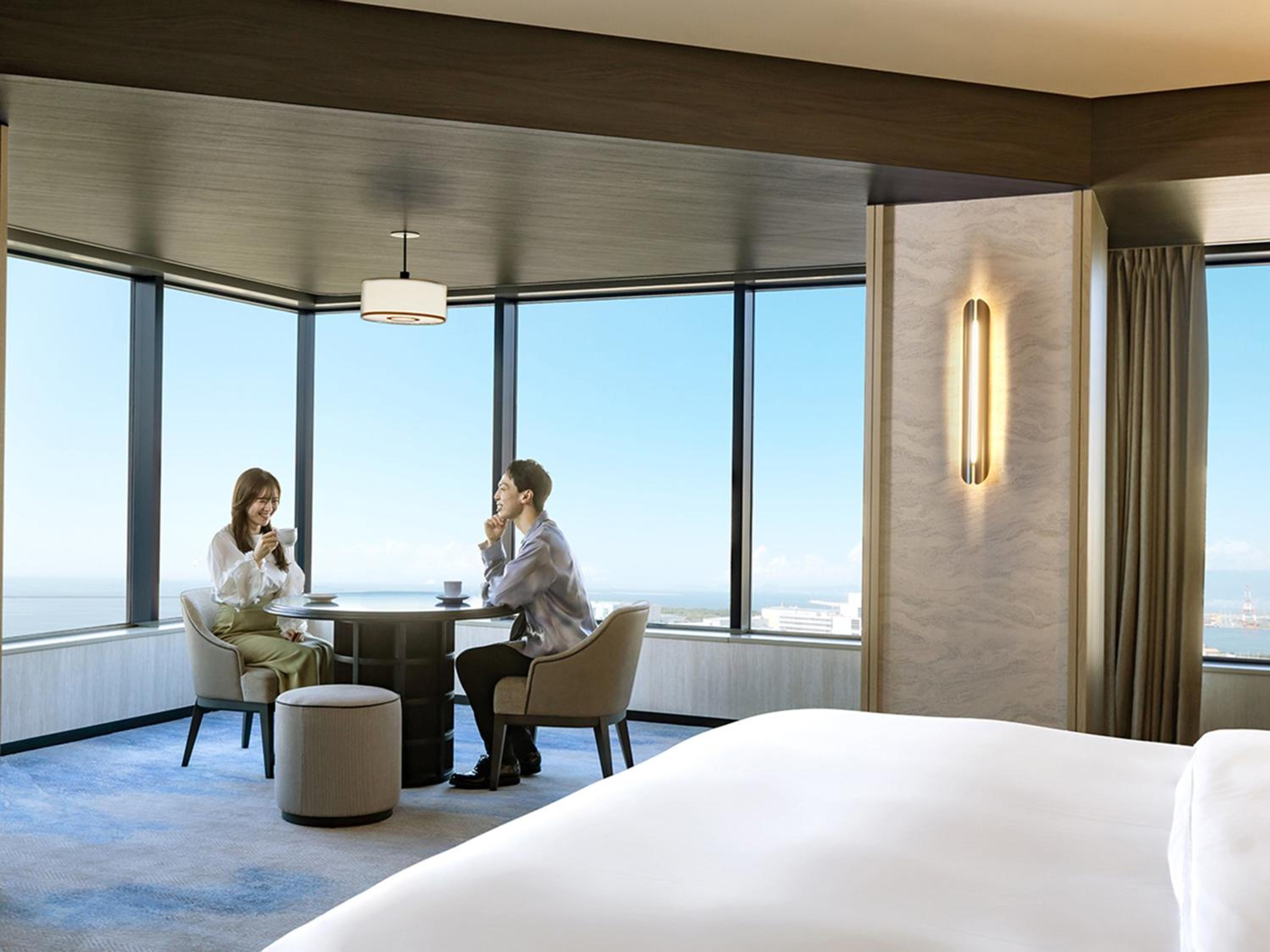 Renovated, Premier, King Bed, Club Lounge Access