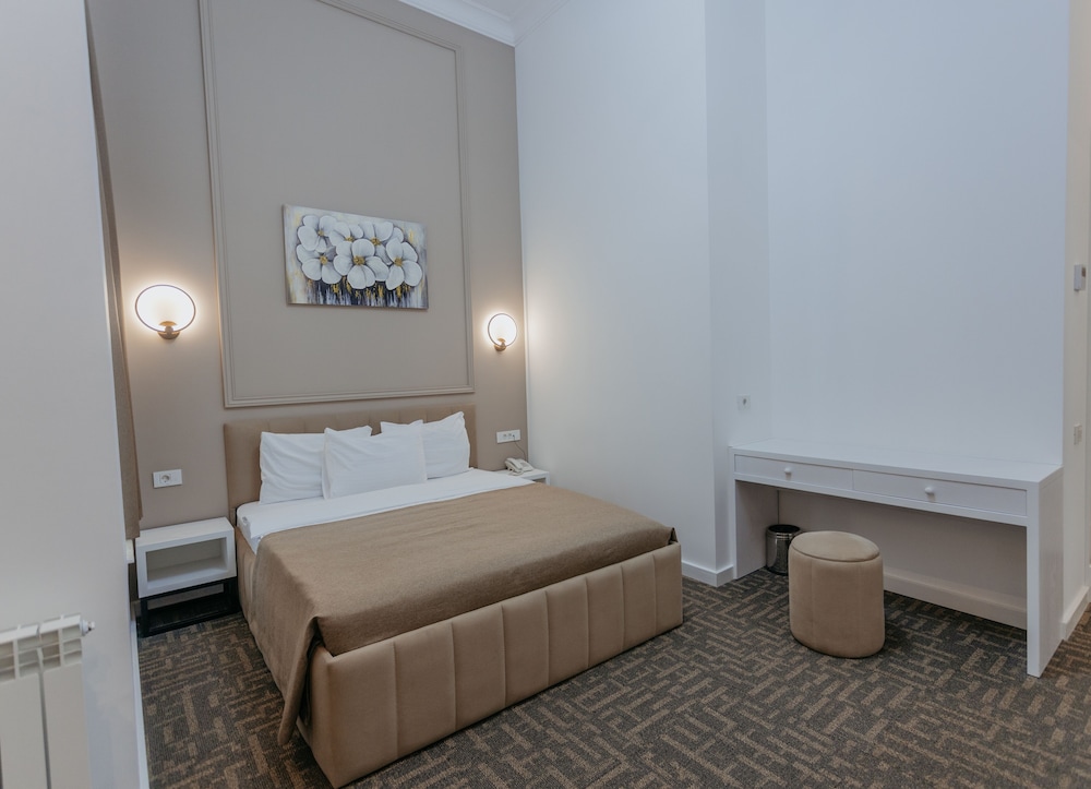 Callisto Hotel 30/54