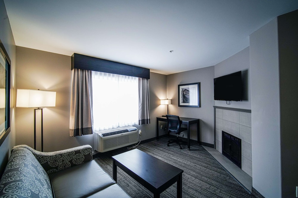 Best Western Plus Chocolate Lake Hotel 45/80