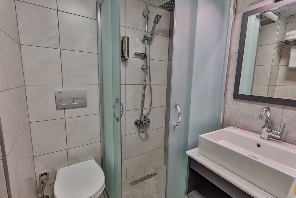 BUKAVIYYE HOTEL 3 YILDIZ 22/24