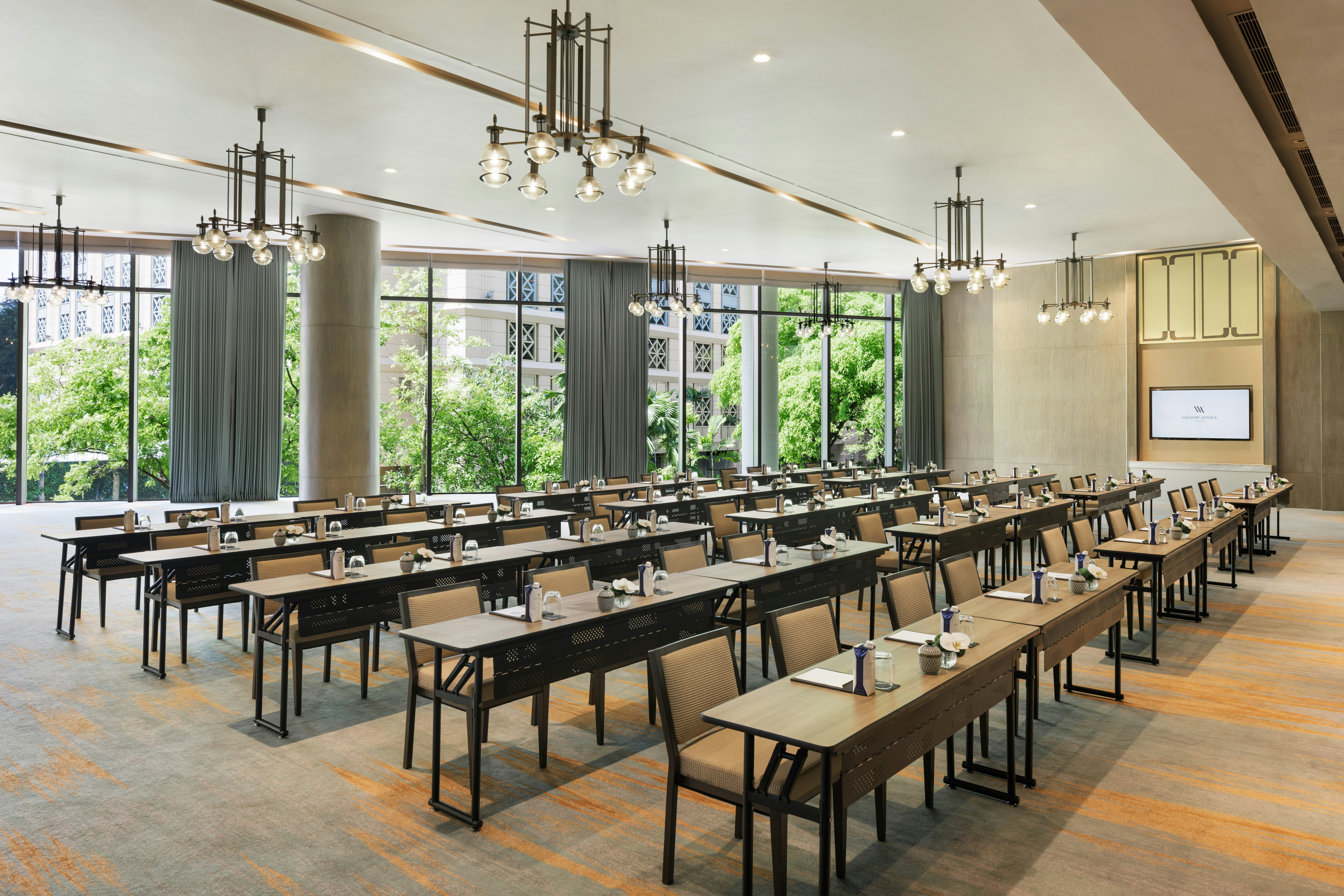 Waldorf Astoria Bangkok 56/73