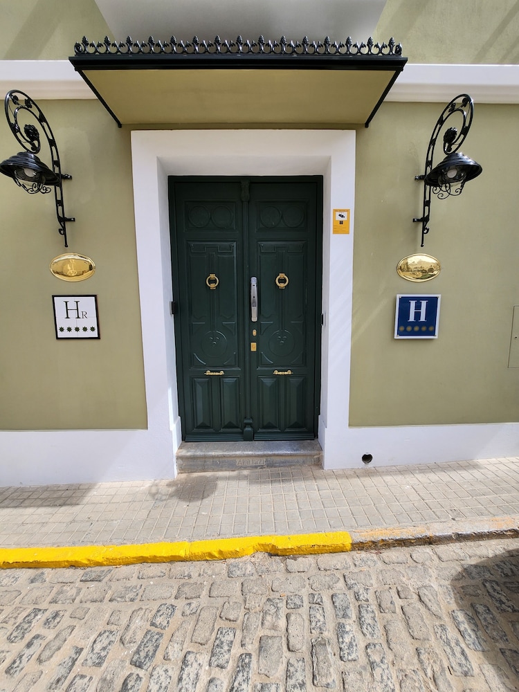 Hotel Boutique IULIA 5 Estrellas 4/50