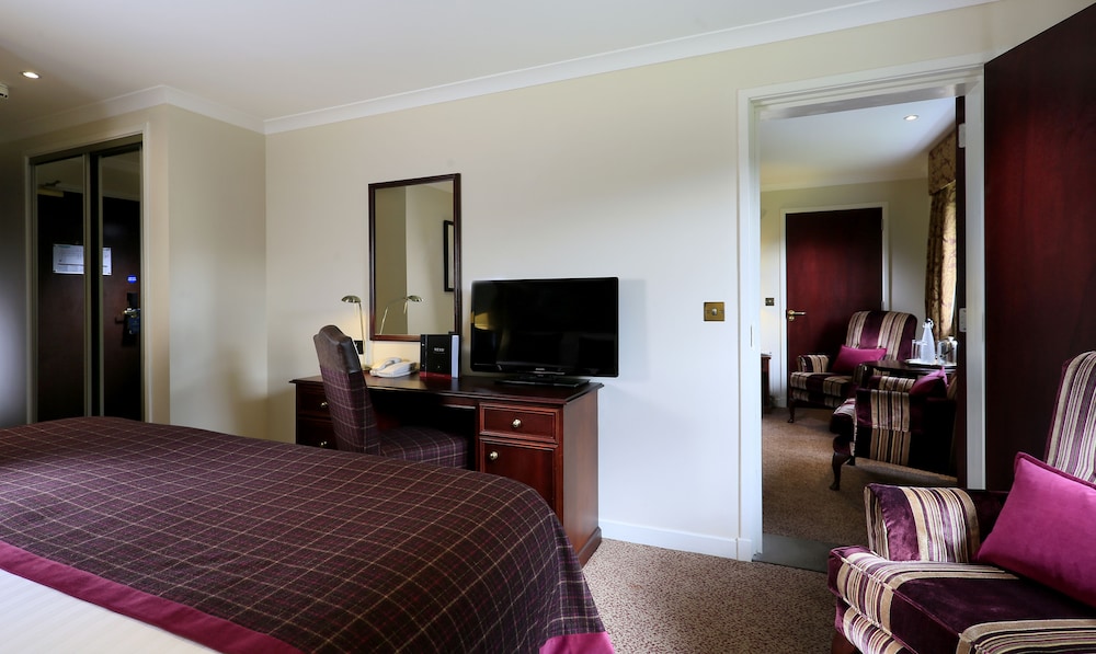 Highlands Hotel 8/42